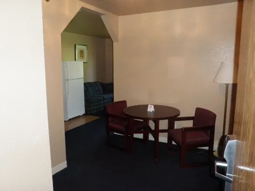 Home Place Inn – Single Kitchenette Suite — photo 1