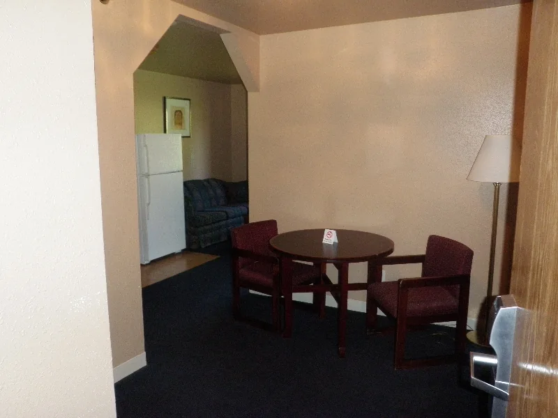 Single Kitchenette Suite